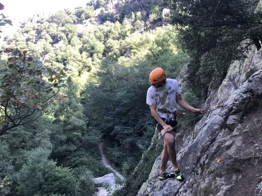 Stage autonomie escalade en falaise - 1 pers -