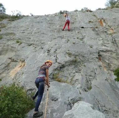 Escalade en falaise (privatisé 5 à 6 pers.)